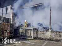 Масштабный пожар на складе в Одесской области(3)