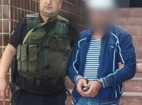 дебошир