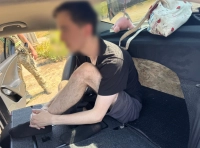 пытался сбежать за границу