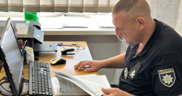 П’яний і зі зброєю: на Одещині чоловік влаштував стрілянину в парку
