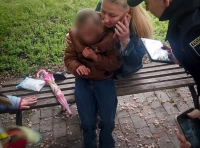 ребенок провалился в глубокую яму (1)