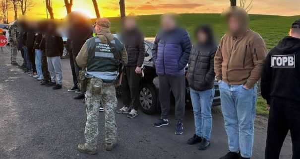 На Одещині група ухилянтів заплатила по 10 тисяч доларів за “подорож” за кордон