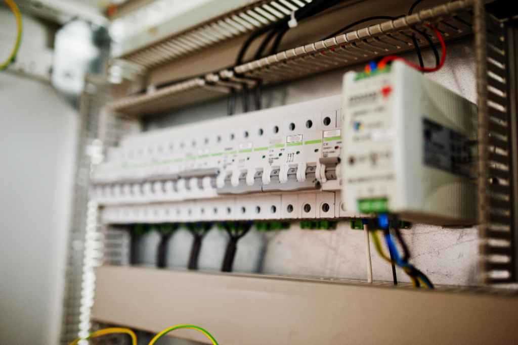 стабілізатор напруги