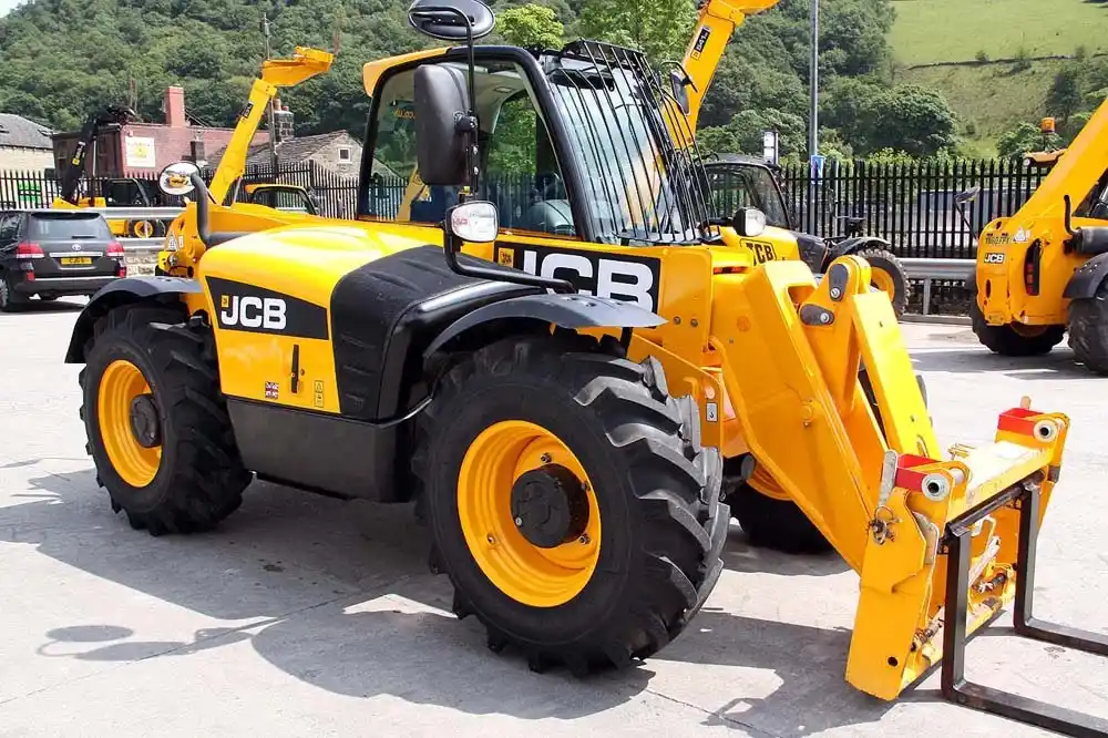купить телескопический погрузчик JCB