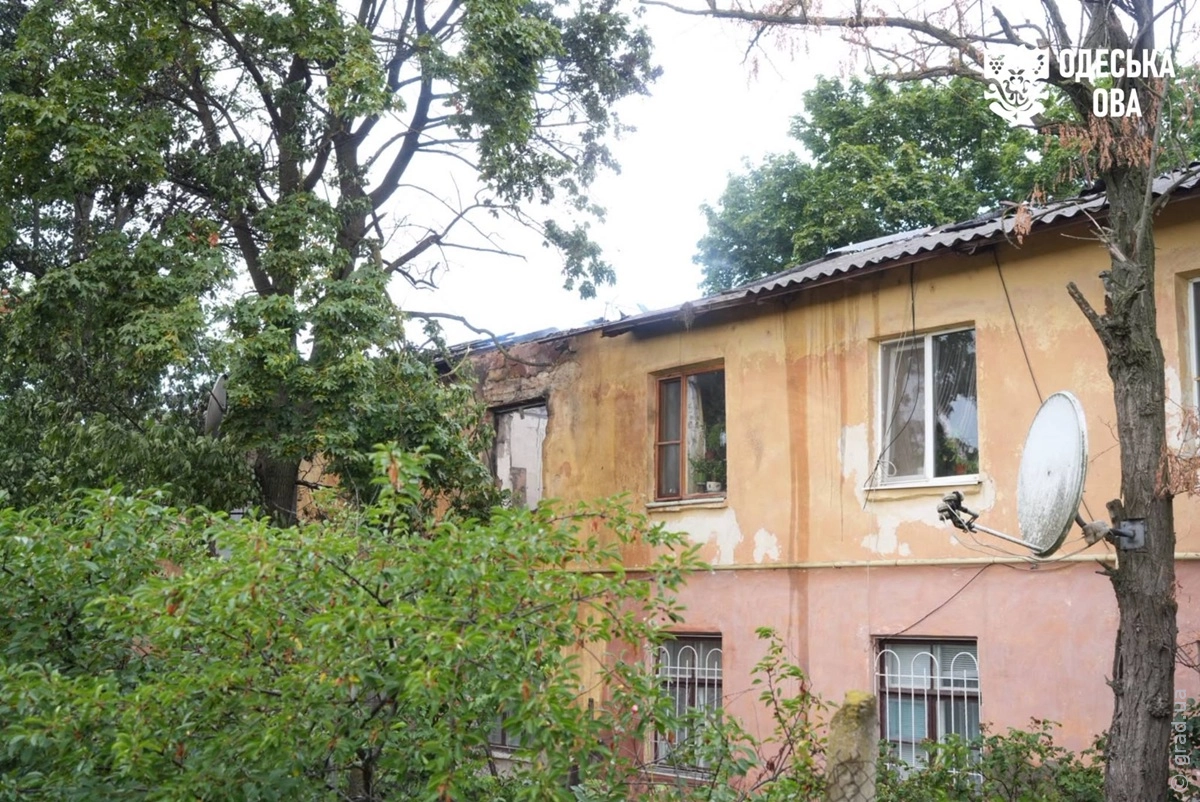 Одещина під ударом: загинула жінка, постраждали будинки, пошкоджено газопровід.
