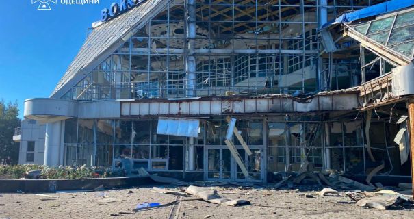 Удар по Одещині: залізнична станція та житловий будинок пошкоджено.