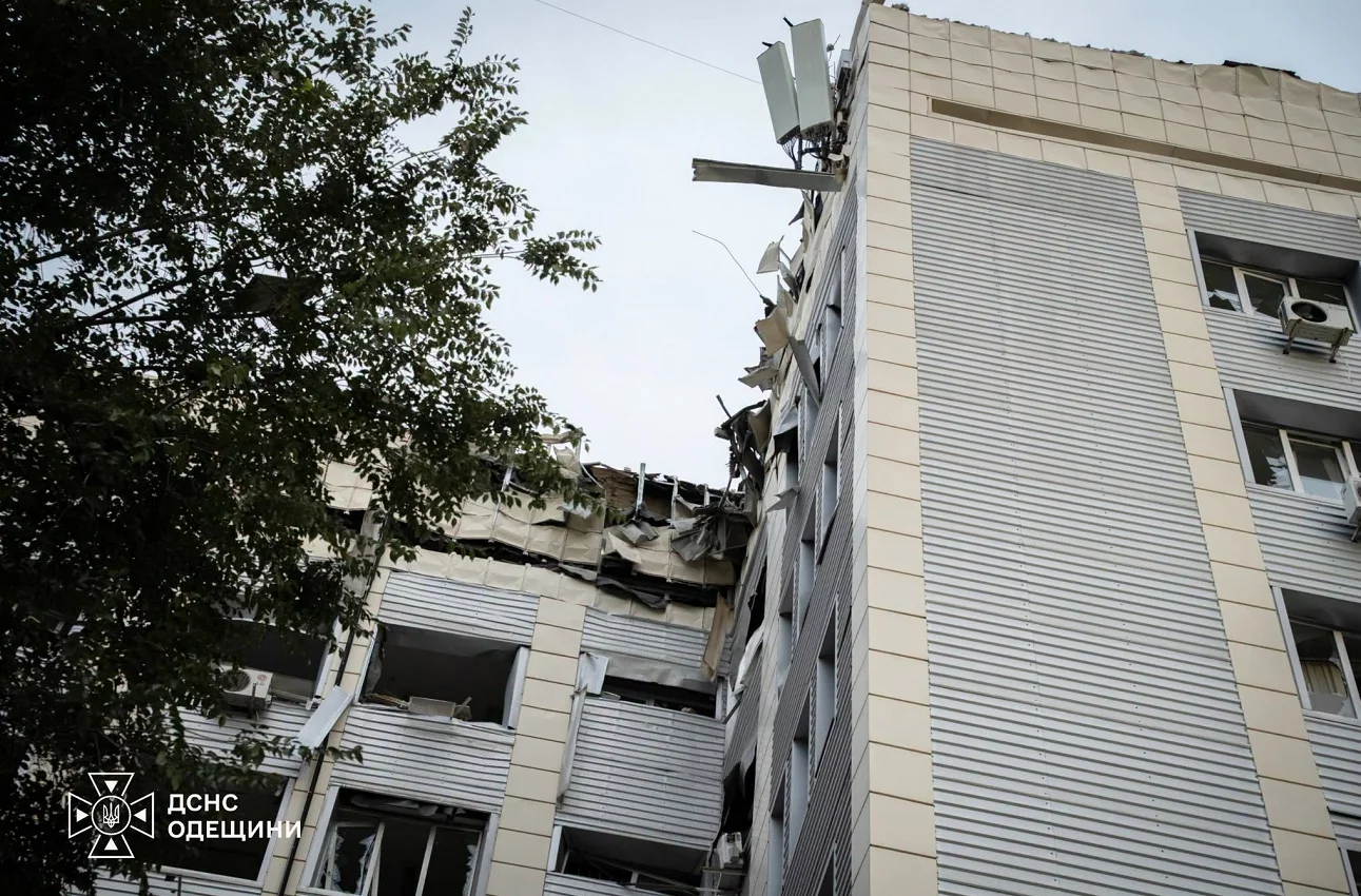 Одещина під обстрілом: лікарні, школи, житло та склади зазнали руйнувань, є поранені