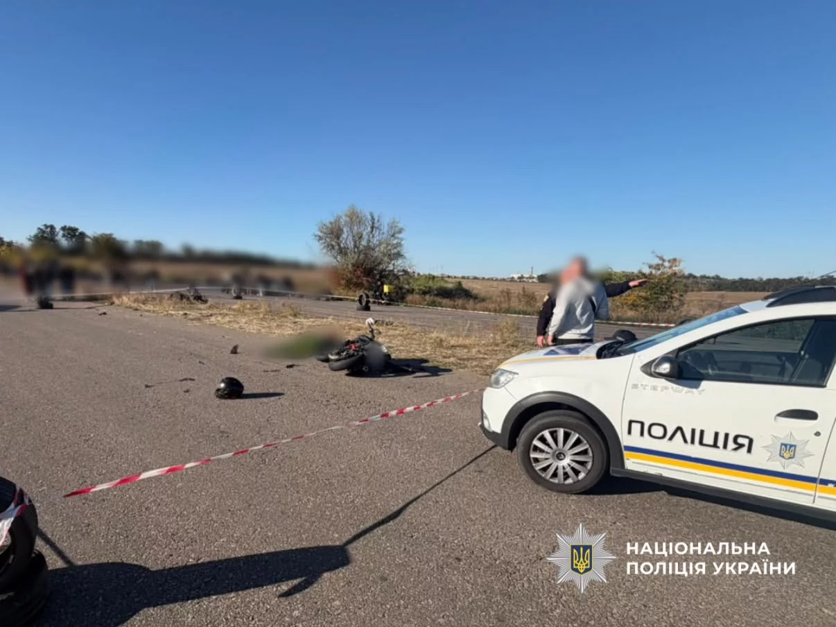 Дівчина загинула, двоє хлопців у лікарні: моторошна аварія в Авангарді