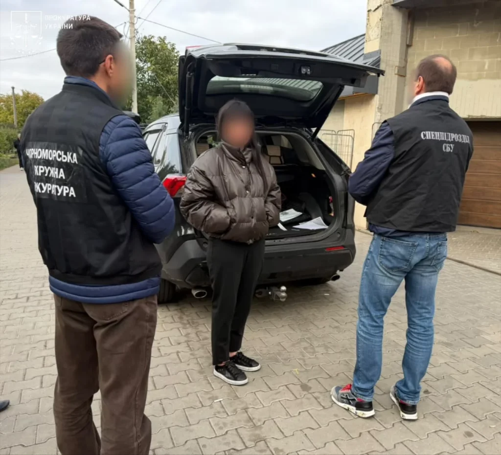 Одеська чиновниця попалася на хабарі в 30 тисяч доларів за земельну оборудку